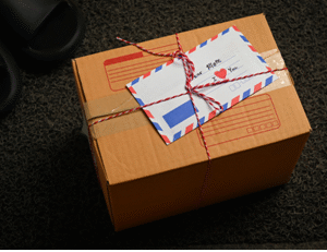 How to Send a Parcel to the USA from Leeds